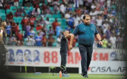 Guto Ferreira pediu reforços para diretoria do Bahia (Foto: Jhony Pinho/AGIF)