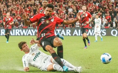 Gabriel Machado/AGIF/ Athletico-PR x Palmeiras no primeiro duelo da Recopa.