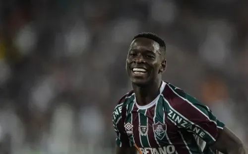 Foto: (Thiago Ribeiro/AGIF) – Luiz Henrique ainda deve continuar vestindo a camisa do Fluminense até o meio do ano