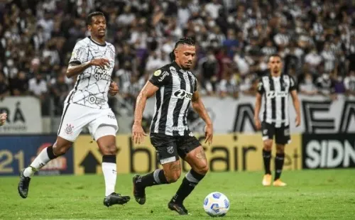 Foto: Kely Pereira/AGIF – Sobral, de 27 anos, tem contrato no Ceará até o fim de 2023 e está na lista de Fabián Bustos