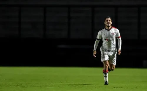 Foto: (Thiago Ribeiro/AGIF) – Marcinho disputou a última Série B pelo Vitória, onde disputou 24 jogos, marcou quatro gols e concedeu três assistências