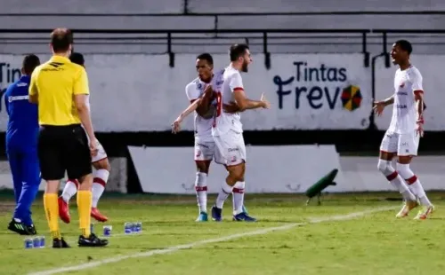Rafael Vieira/AGIF – Léo comemora seu primeiro gol com o Timbu