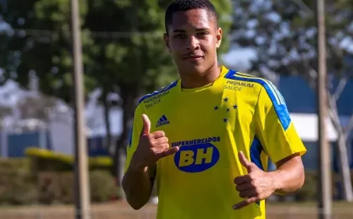 Foto: Rodolfo Rodrigues/Cruzeiro – Vitor Roque acaba de completar 17 anos e já recebeu consulta de R$ 20 milhões para deixar o Cruzeiro