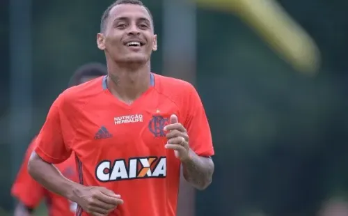 Foto: Pedro Martins/AGIF – Alan Patrick passou por Flamengo, Santos e Palmeiras. Atualmente ele defende o Shakhtar Donetsk