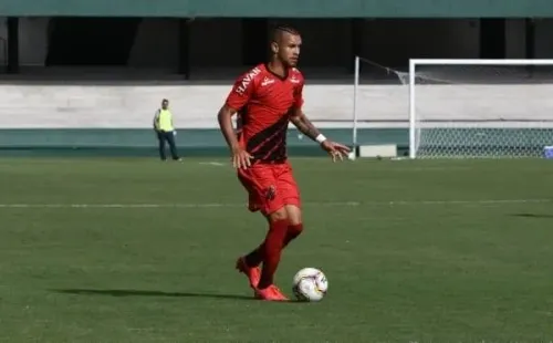 Foto: Gabriel Machado/AGIF – Jajá interessa seis times da Série B do Brasileirão