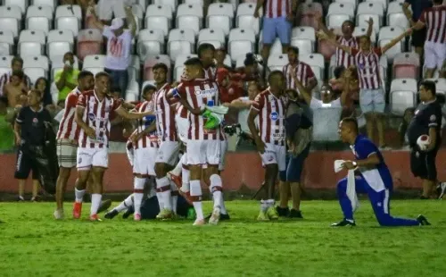 Foto: Rafael Vieira/AGIF – Náutico avançou até a final do Campeonato Pernambucano após passar pelo rival Santa Cruz e agora foca na Série B