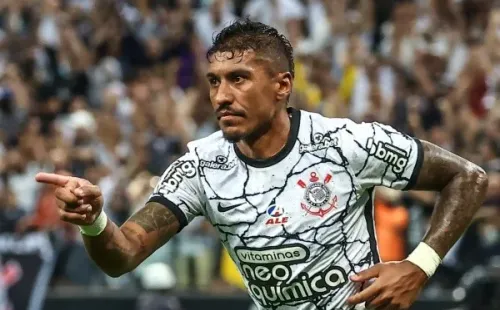 Foto: Marcello Zambrana/AGIF – Paulinho só retornou ao Corinthians por intermédio do Grupo Taunsa no pagamento de seus salários