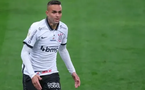 Luan está sem espaço no Corinthians (Foto: Marcello Zambrana/AGIF)