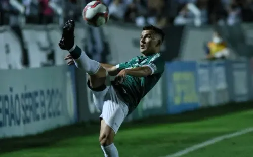 Foto: (Joao Vitor Rezende Borba/AGIF) – Correndo por fora na disputa por uma vaga entre os titulares, Dadá Belmonte disputou 36 jogos, marcou três gols e concedeu quatro assistências pelo Goiás na Série B 2021