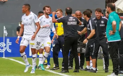 Foto: Fernanda Luz/AGIF – Santos chega a três jogos de invencibilidade na temporada
