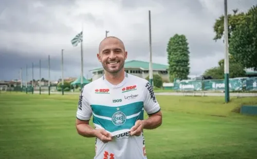 Régis pode ter nova oportunidade – Foto: Divulgação/Coritiba