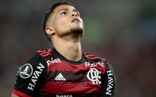 Foto: Jorge Rodrigues/AGIF – João Gomes tem contrato com o Flamengo até 2025