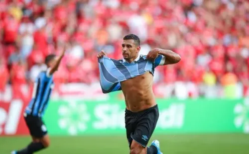 Diego Souza terá concorrência no ataque – Foto: Lucas Uebel/Grêmio