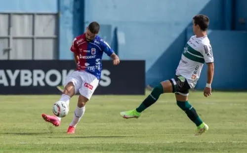 Foto: Robson Mafra/AGIF – O uruguaio Pablo García retornou aos treinamentos e está à disposição de Morínigo