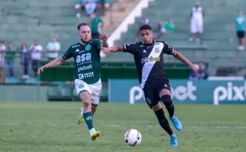 Álvaro Jr/ PontePress/ Jean Carlos em campo pela Ponte. 