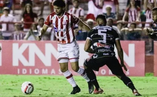 Foto: (Rafael Vieira/AGIF) – Victor Ferraz também deve ficar de fora do duelo contra o Cruzeiro