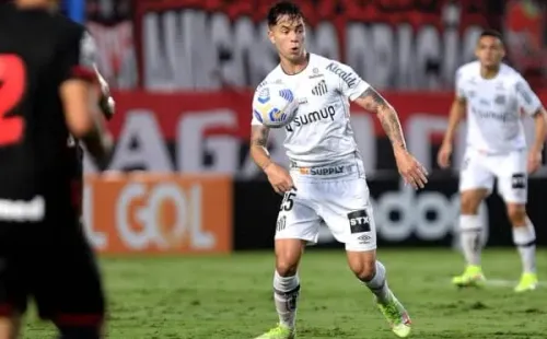 Foto: Ivan Storti/Santos – Zanocelo tem 25 partidas somadas pelo Santos em 2022 com quatro gols marcados
