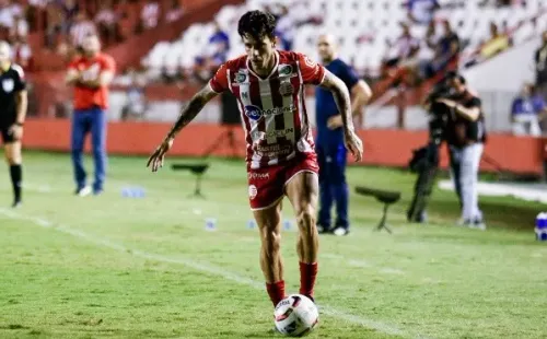 Agif/Rafael Vieira – Torcedores do Náutico protestam contra nova peça do time de Roberto Fernandes