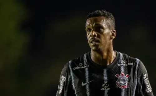 Foto: Marcos Zanutto/AGIF – Jô foi flagrado em um bar durante a partida entre Corinthians e Cuaibá