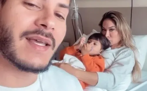 Reprodução/Instagram oficial de Arthur Aguiar – Arthur mostraa filha no hospital.