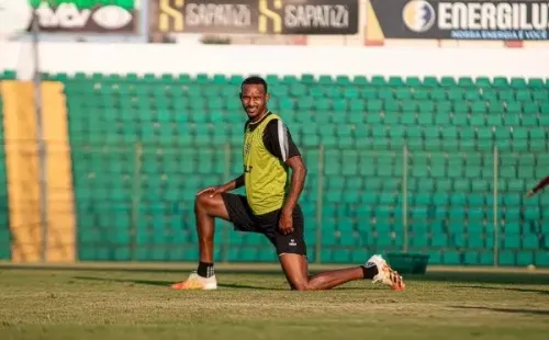 Patrick Floriani/FFC/ Com um desfalque e um retorno, Júnior Rocha fará mudanças na escalação do Figueirense contra o Remo. 