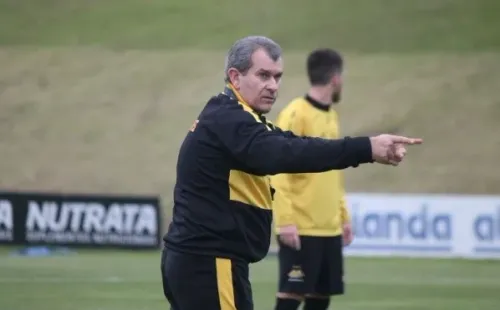 Celso da Luz/Criciúma E.C./ Tencati em treino no Criciúma.