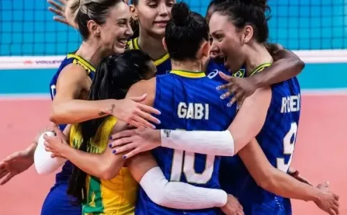 Com seleção renovada, Brasil encerrou a fase regular com 10 vitórias.Reprodução/Twitter oficial da CBV