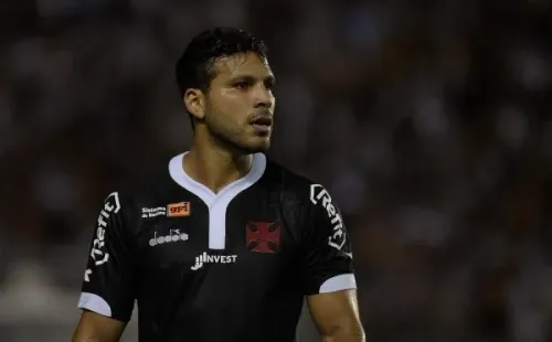Foto: Thiago Ribeiro/AGIF – Henríquez atuou pelo Vasco em 2018 e em 2019