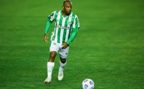 Wescley com a camisa do Juventude – Foto: Pedro H. Tesch/AGIF