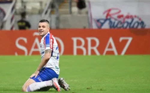 Foto: Kely Pereira/AGIF – Renato Kayzer marcou apenas três gols na temporada com a camisa do Fortaleza