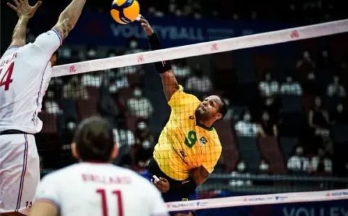 Leal foi um dos destaques do Brasil na primeira fase.     Reprodução/Twitter oficial da CBV