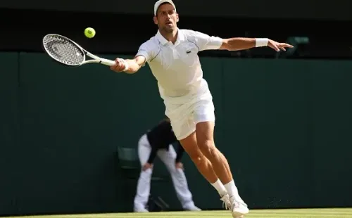 No começo de julho, Djokovic venceu o seu sétimo título de Wimbledon.     Créditos: Getty Images