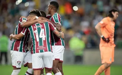 Jorge Rodrigues/AGIF/ Fluminense comemorando gol no Brasileirão.