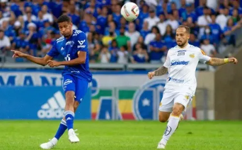 Foto: Fernando Moreno/AGIF – Adriano é revelado pelo Cruzeiro e estava há três temporadas no clube