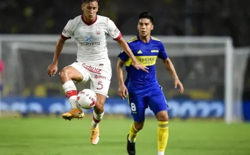 Hezze em ação contra o Boca – Foto: Marcelo Endelli/Getty Images