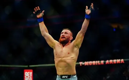 Merab Dvalishvili no UFC 266. Créditos: Alex Bierens de Haan/Getty Images