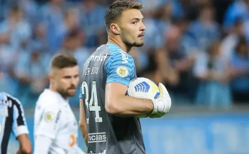 Grando: reserva de Brenno – Foto: Pedro H. Tesch/AGIF