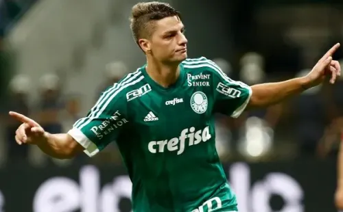 Foto: Daniel Vorley/AGIF – Girotto comemora gol que classificava Palmeiras às semifinais da Cdb de 2015