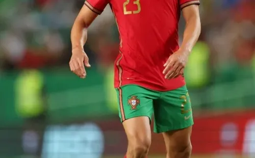 Matheus Nunes em açãopela seleção de Portugal, na Nations League – Foto: Carlos Rodrigues/Getty Images