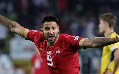 Foto: Srdjan Stevanovic/Getty Images – Aleksandar Mitrovic chegou a 50 gols, pela Sérvia