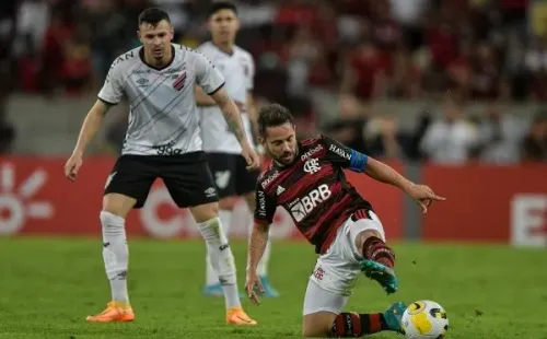 Thiago Ribeiro/AGIF/ Flamengo x Athletico-PR em campo.