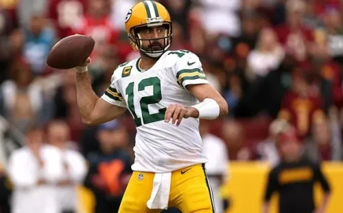 Aaron Rodgers vive momento turbulento na temporada.     Créditos: Scott Taetsch/Getty Images