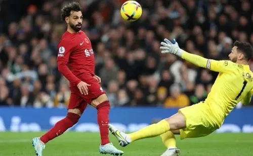 Catherine Ivill/Getty Images – Salah, marcando gol contra Tottenham
