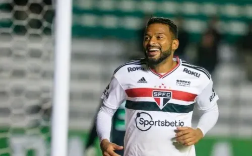 Reinaldo vai deixar o São Paulo na próxima temporada (Foto: Luiz Erbes/AGIF)