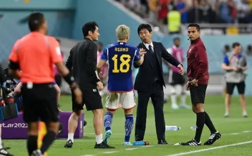 Foto: Claudio Villa/Getty Images – Moriyatsu comemora gol do Japão com Hasano