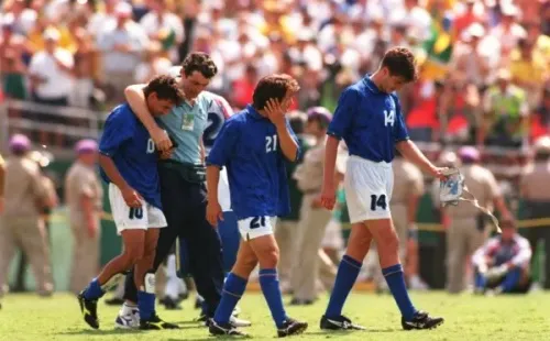 Foto: Shaun Botterrill/Getty Images – Baggio perdeu pênalti na final da Copa do Mundo
