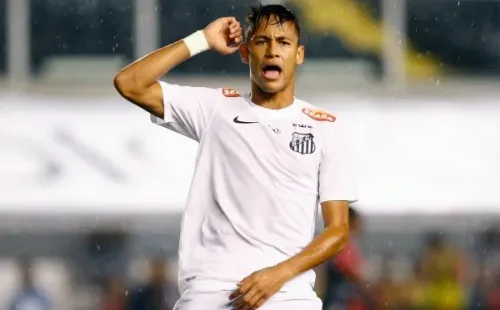 Foto: Ricardo Saibun/AGIF – Neymar foi vendido pelo Santos em 2013