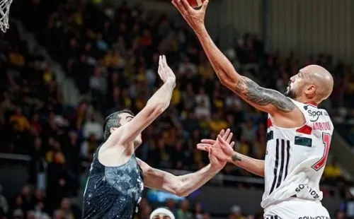 Marquinhos teve boa atuação no segundo quarto. Foto: FIBA