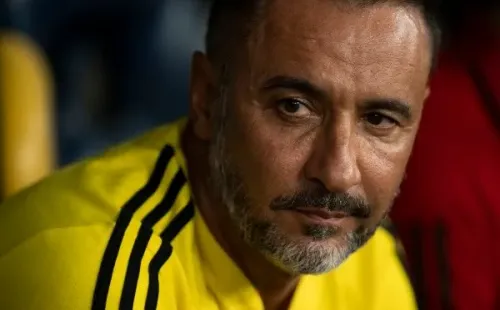 Foto: Jorge Rodrigues/AGIF – Vítor Pereira está pressionado no Flamengo em meio às semifinais do Carioca