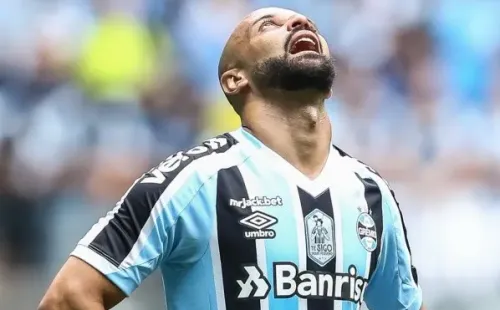 RS - Porto Alegre - 16/10/2022 - BRASILEIRO B 2022, GREMIO X BAHIA - Thaciano jogador do Gremio lamenta chance perdida durante partida contra o Bahia no estadio Arena do Gremio pelo campeonato Brasileiro B 2022. Foto: Pedro H. Tesch/AGIF